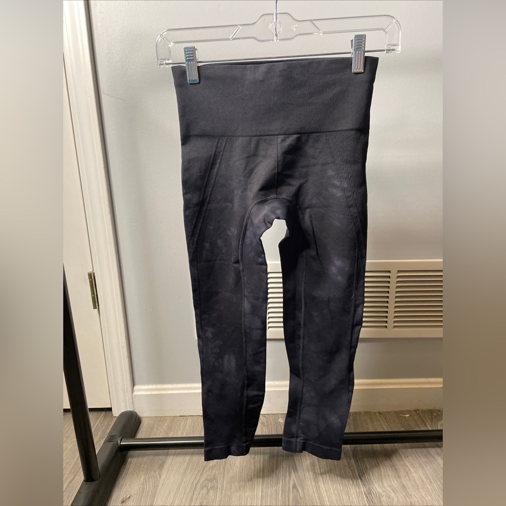 Athleta black Capri leggings xs